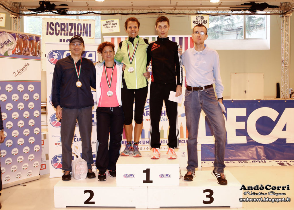 podio-maratona-maschile-e-femminile-abbiategrasso-2016-rotary-marathon-andocorri-blogspot-it-valentino-capasso-2040